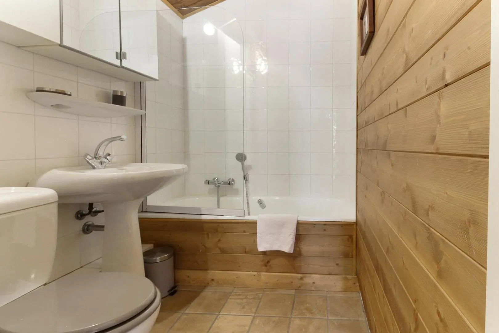 Le Chamouny- Family Apt - Central - Quiet - Hikeing & Rock Climbing Close By Chamonix France